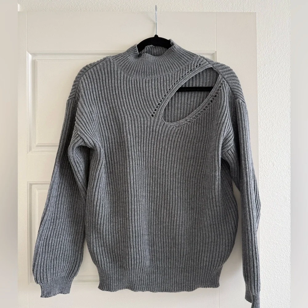 ASTR The Label Gray Cutout Turtleneck Sweater Size Small